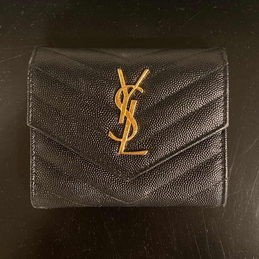 CASSANDRE SAINT LAURENT MATELASSÉ COMPACT TRI FOLD WALLET